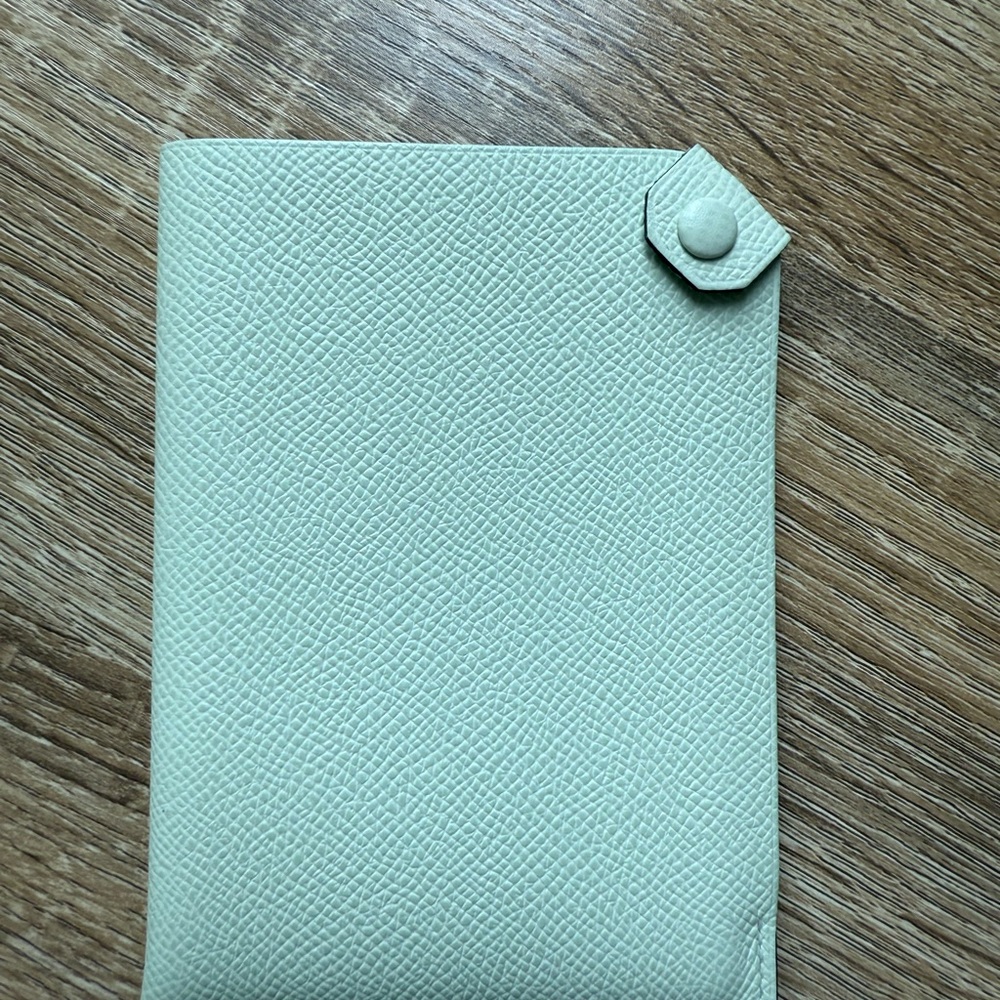Hermes Tarmac Passport Holder in Vert Fizz
